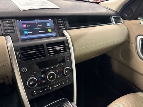 Used 2017 Land Rover Discovery Sport HSE image 41
