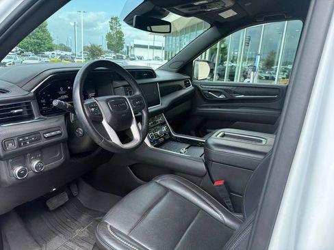 Used 2023 GMC Yukon XL Denali RWD image 17