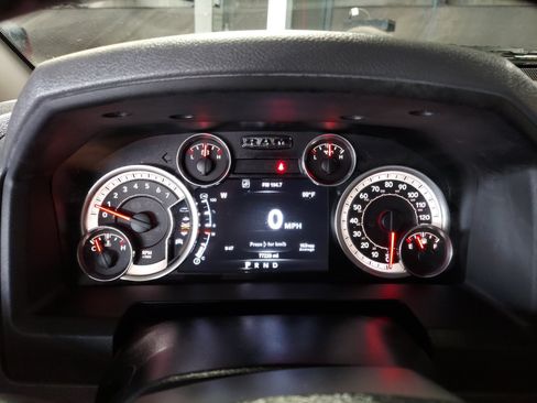 Used 2015 RAM 1500 Lone Star RWD image 19