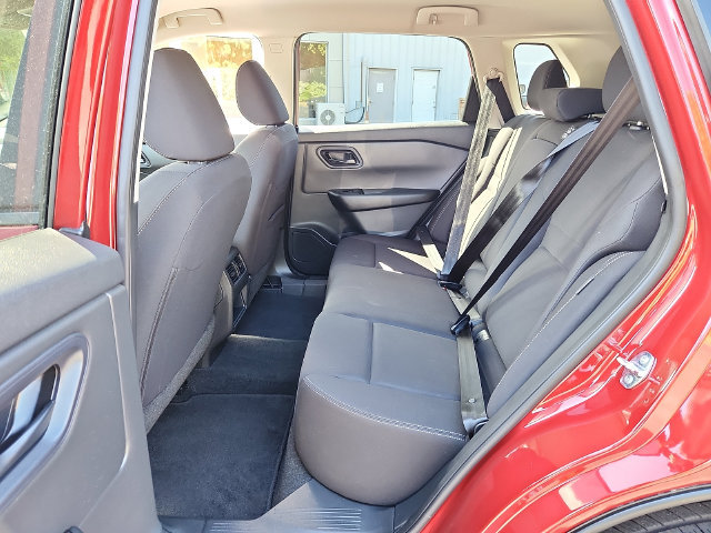 Used 2024 Nissan Rogue S AWD/4WD image 11