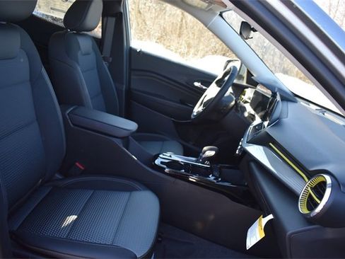 New 2026 Chevrolet Trax LT w/ LT Convenience Package image 13