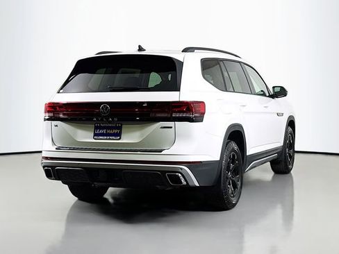 New 2026 Volkswagen Atlas Peak Edition image 7