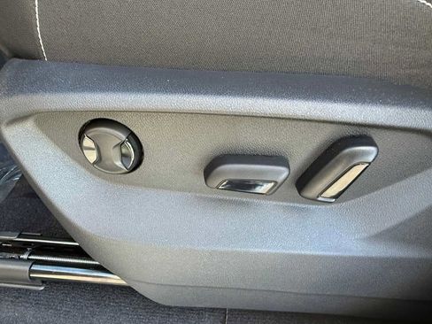 New 2026 Volkswagen Atlas SE image 10