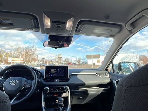 Used 2024 Toyota RAV4 AWD Hybrid image 19