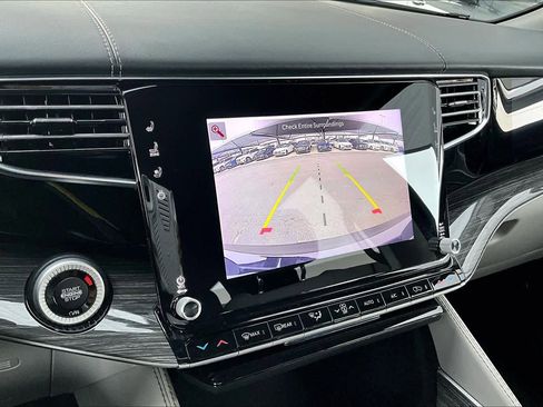 Used 2022 Jeep Wagoneer Series III w/ Premium Group I image 25