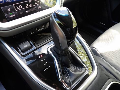 Used 2020 Subaru Outback Limited w/ Popular Package #2 image 25