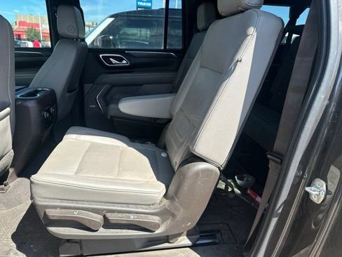 Used 2021 Chevrolet Suburban Z71 w/ Z71 Signature Package AWD/4WD image 10