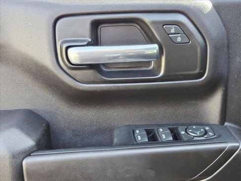 Used 2024 Chevrolet Silverado 1500 Custom image 10