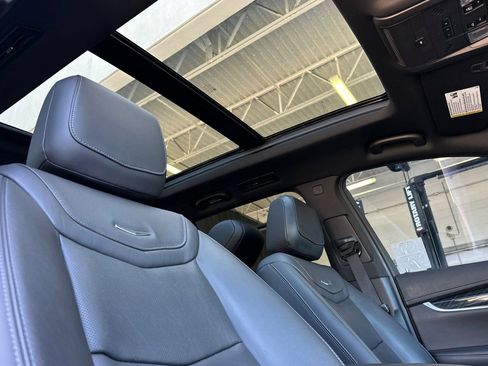 Used 2020 Cadillac XT6 Premium Luxury FWD image 18