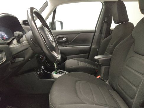 Used 2022 Jeep Renegade Latitude AWD/4WD image 17