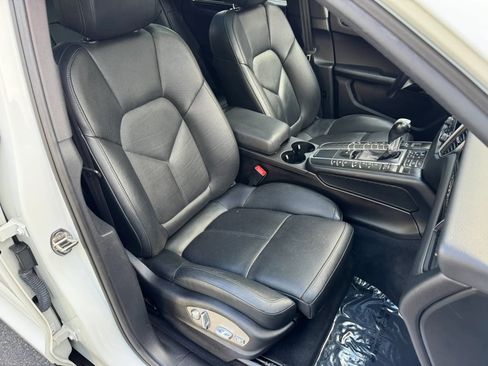 Used 2017 Porsche Macan S AWD/4WD image 25