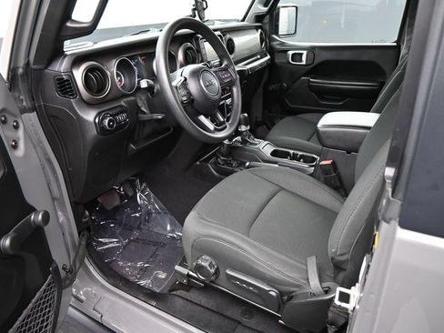 Used 2020 Jeep Wrangler Sport AWD/4WD image 2