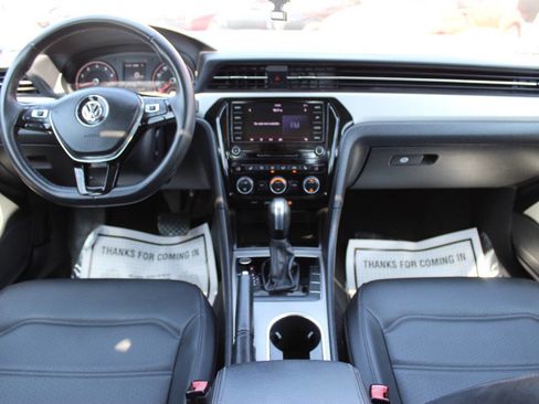 Used 2021 Volkswagen Passat 2.0T SE image 18