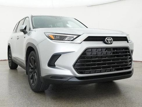 New 2026 Toyota Grand Highlander FWD image 30