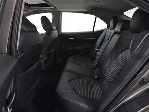 Used 2020 Toyota Camry SE w/ Convenience Package image 8