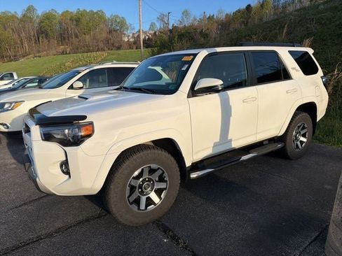 Used 2022 Toyota 4Runner TRD Off-Road Premium image 3