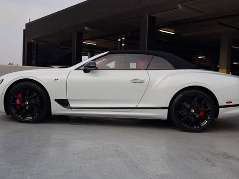 Used 2024 Bentley Continental GT V8 image 5