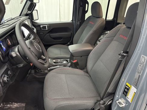 Used 2025 Jeep Wrangler Unlimited Rubicon image 4