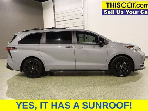 Used 2023 Toyota Sienna XSE FWD image 9