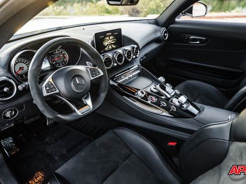 Used 2017 Mercedes-Benz AMG GT Coupe image 2