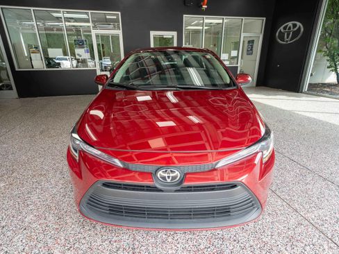 Used 2025 Toyota Corolla LE FWD image 6