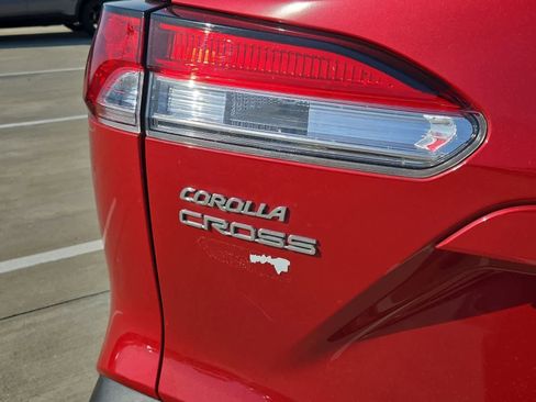 Used 2024 Toyota Corolla Cross LE image 11