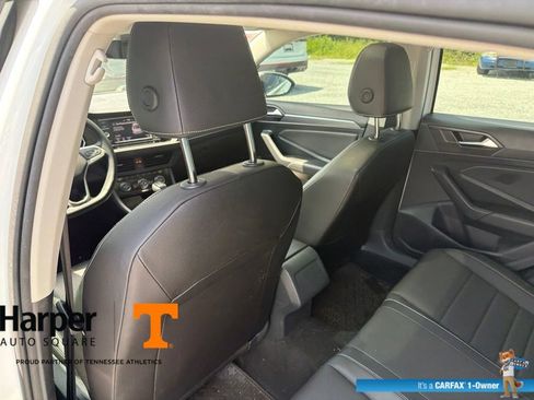 Used 2024 Volkswagen Jetta SE FWD image 11
