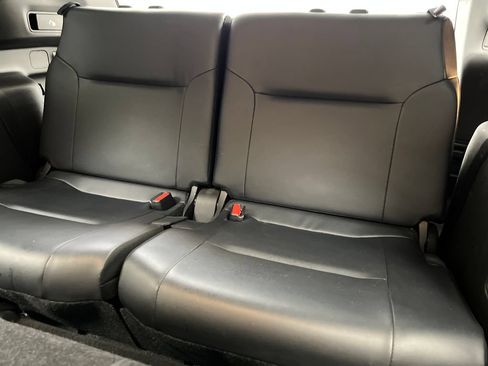 Used 2024 Mitsubishi Outlander SE AWD/4WD image 39