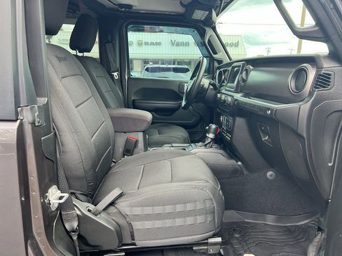 Used 2021 Jeep Wrangler Willys image 22