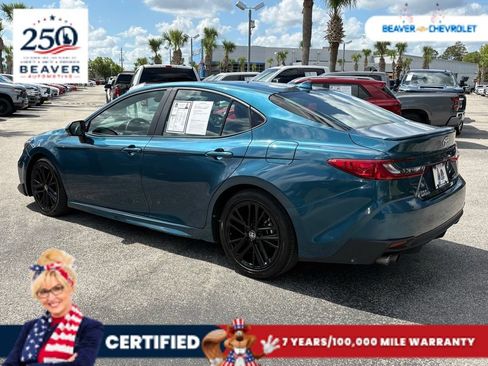 Used 2025 Toyota Camry SE FWD image 5