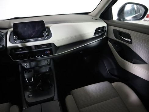 Used 2023 Nissan Rogue SV image 23