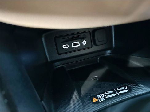 Used 2020 Chevrolet Equinox Premier FWD image 14