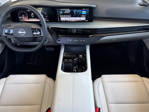Certified 2025 Nissan Murano SL w/ Cargo Package AWD/4WD image 18