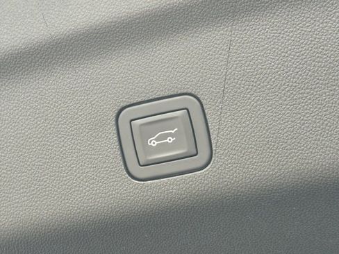 Used 2024 Chevrolet Tahoe Premier w/ Advanced Technology Package image 22