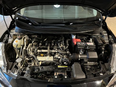 Used 2025 Nissan Versa SV image 31