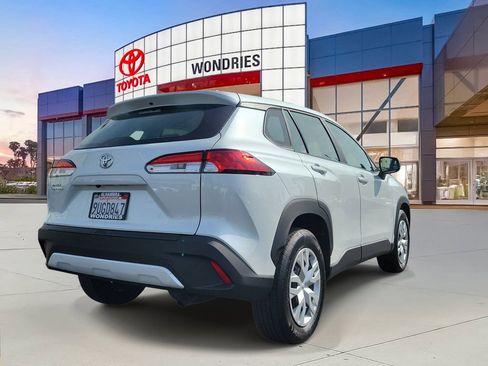 Used 2025 Toyota Corolla Cross L image 4