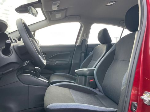 Used 2025 Nissan Versa SV image 25