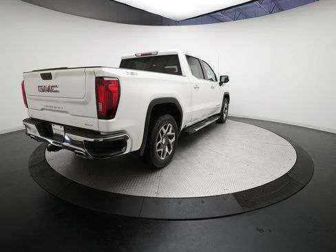 Used 2022 GMC Sierra 1500 SLT w/ SLT Convenience Package AWD/4WD image 33