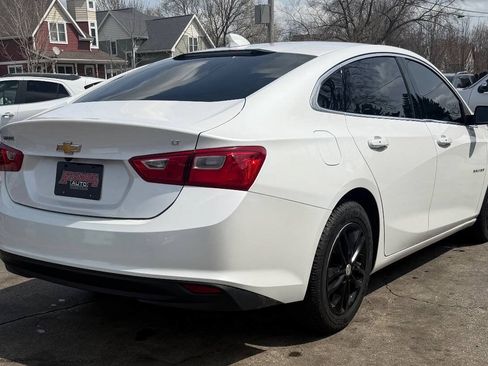 Used 2018 Chevrolet Malibu LT FWD image 12