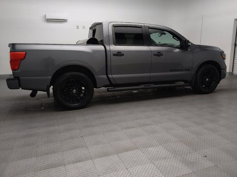 Used 2019 Nissan Titan SV w/ SV Convenience Package RWD image 10