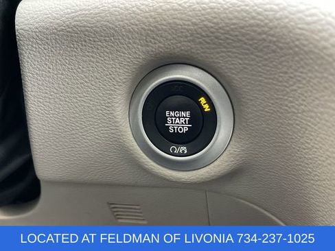 Used 2023 Chrysler Pacifica Limited image 17