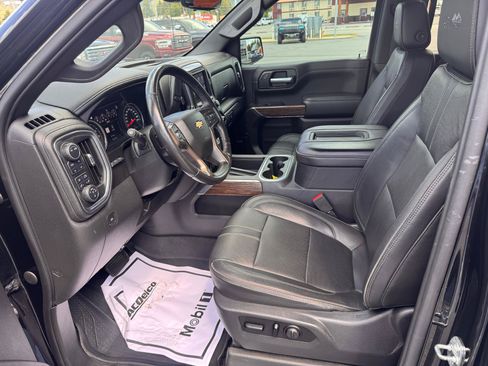 Used 2021 Chevrolet Silverado 1500 High Country w/ Technology Package AWD/4WD image 10