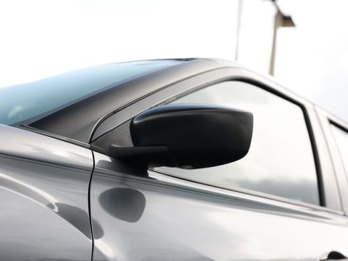 Used 2020 Nissan Kicks S image 39