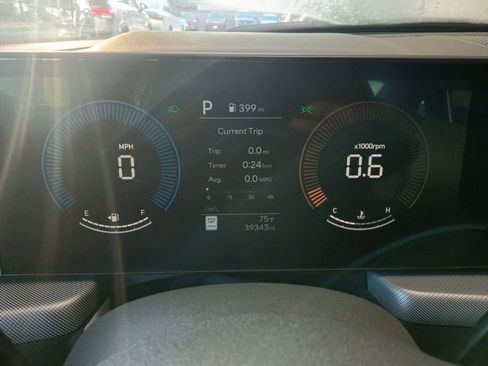 Used 2025 Hyundai Sonata SEL FWD image 2