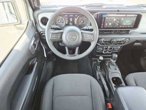Used 2024 Jeep Wrangler Sport S image 10