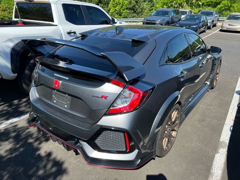 Used 2018 Honda Civic Type R image 3