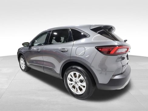 Used 2025 Ford Escape Active AWD/4WD image 2