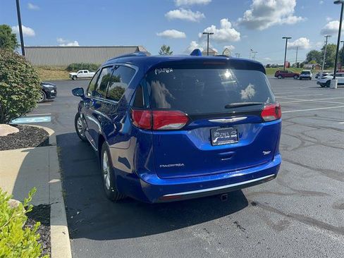 Used 2018 Chrysler Pacifica Touring-L Plus w/ Advanced Safetytec Group FWD image 5