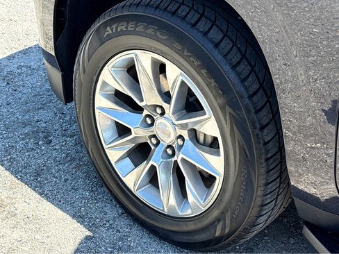 Used 2023 Chevrolet Suburban Premier image 15