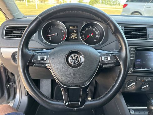 Used 2016 Volkswagen Jetta SE FWD image 30